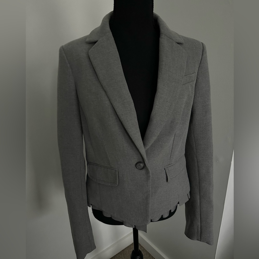 Loft Gray Scuba Blazer w Ruffle Hem, size 6